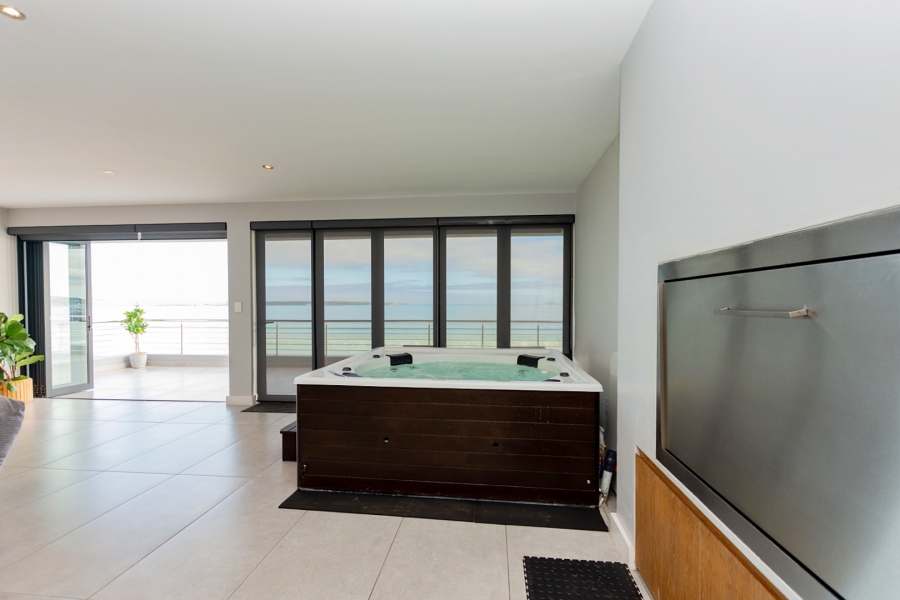 7 Bedroom Property for Sale in Calypso Beach Western Cape